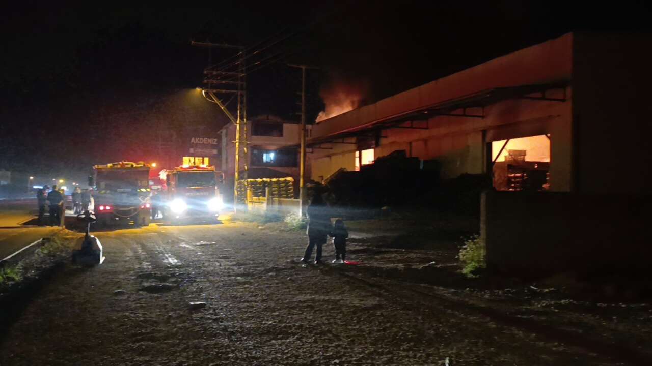 Konya yolu üzerindeki fabrikada yangın çıktı 6